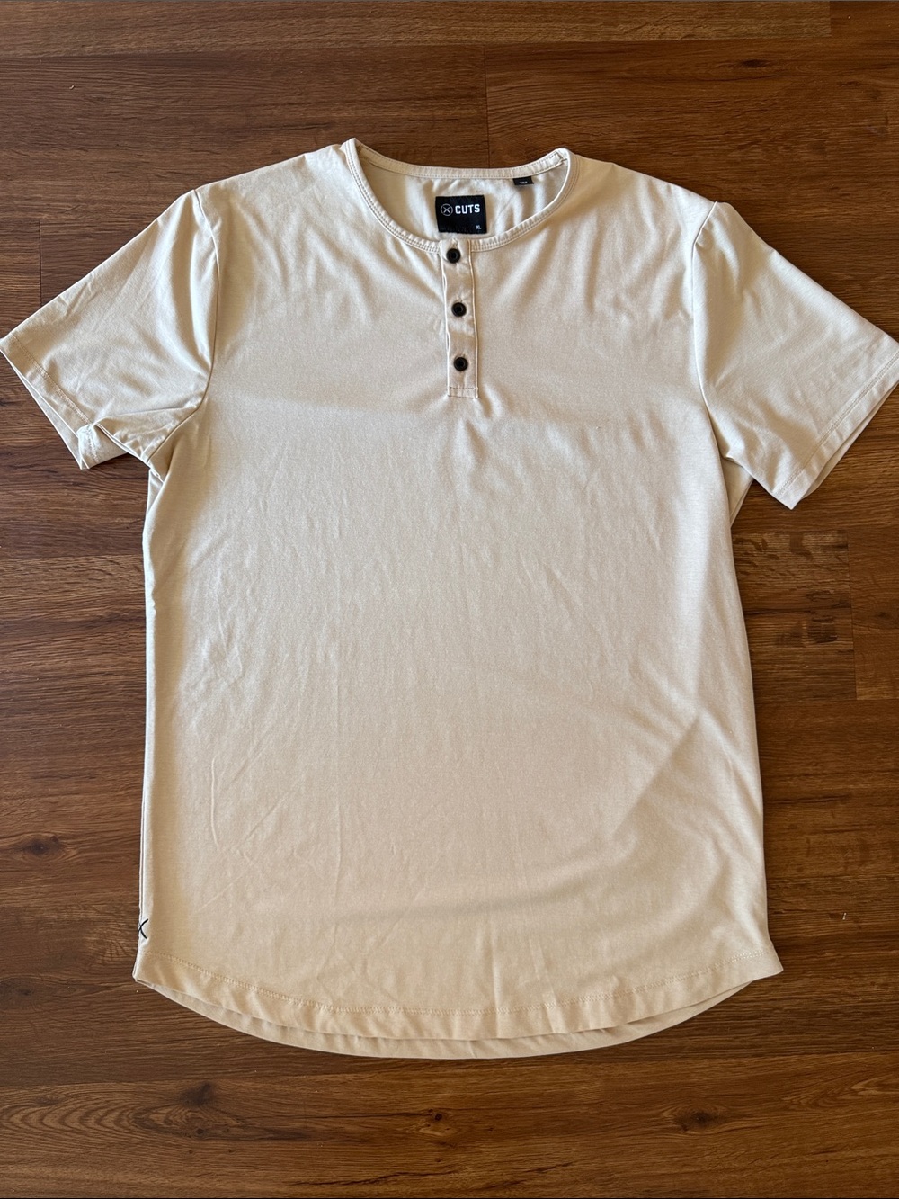 Cuts Clothing Short Sleeve Henley Cream Shirt - XL
